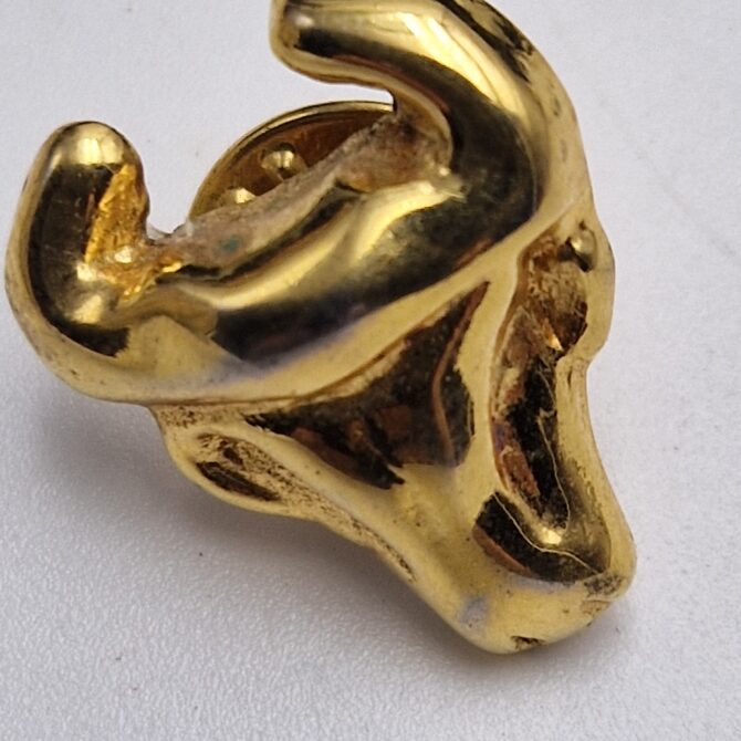 pin's christian lacroix