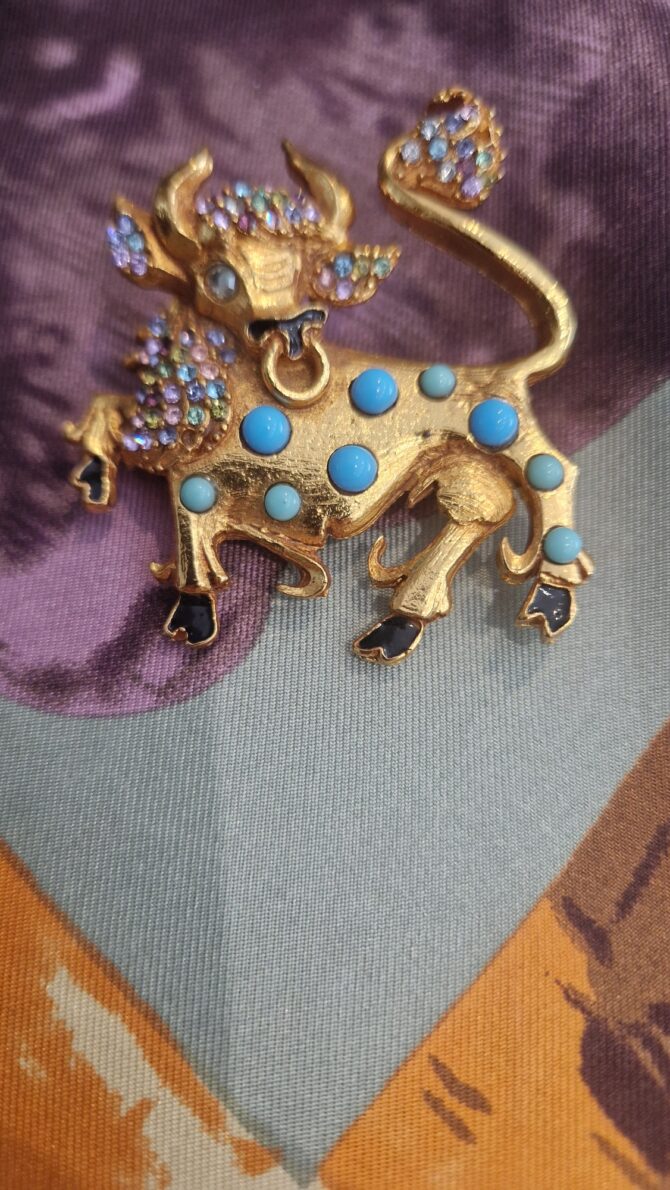 broche pendentif taureau christian lacroix
