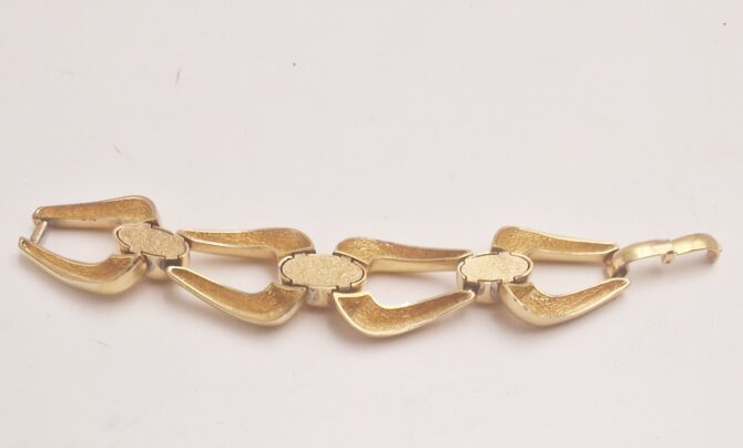 Bracelet signé Christian  Dior vintage années 80 en métal doré – Image 3
