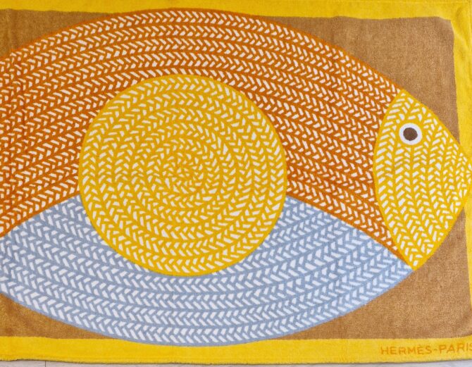 Drap de bain Hermès ETAT NEUF avec étiquettes motif Poisson natte – Image 3