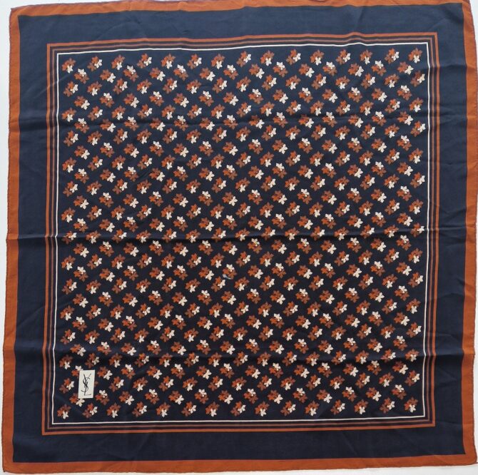 foulard YSL crêpe de soie