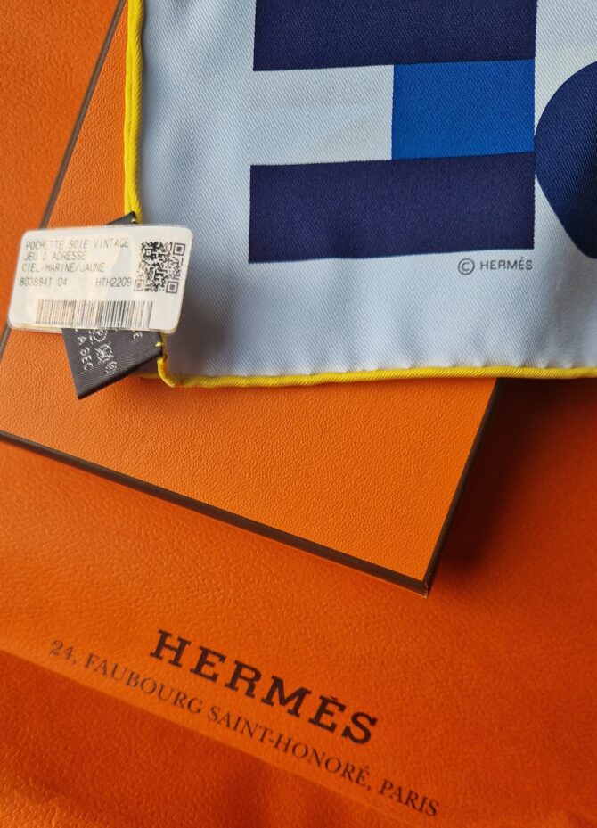 Pochette Hermès Jeu d'adresse par Evan Hecox,  Etat neuf avec étiquettes et facture ,livrée dans sa boîte – Image 2