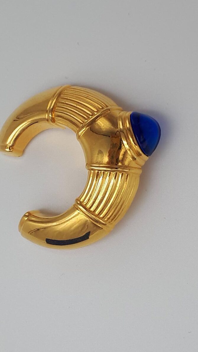 Broche Boucheron modèle Jaipur , jamais portée dans son coffret d'origine