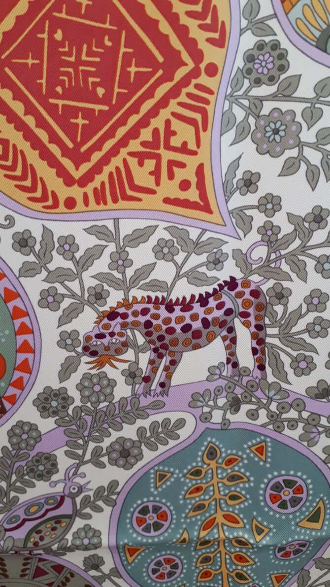 Carré Hermès L'arbre de vie par Christine Henry – Image 6