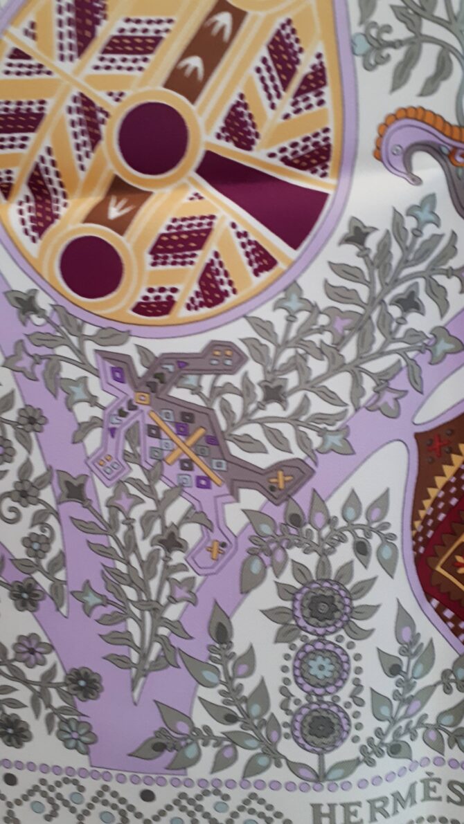 Carré Hermès L'arbre de vie par Christine Henry – Image 4