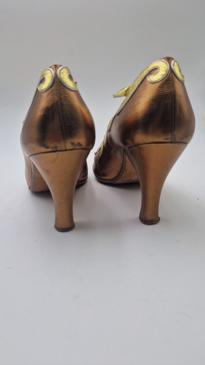 Escarpins Vintage en cuir ANDREA PFISTER pointure 39,5 EU – Image 3