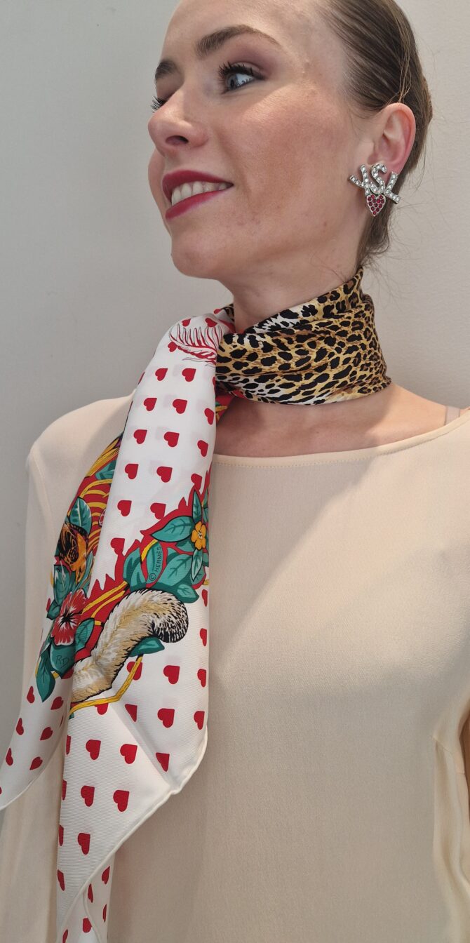 Carré Hermès Jungle Love Love par Robert Dallet et Bali Barret 2020 – Image 2