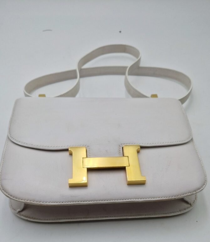 Sac à main  Hermès Constance en box blanc – Image 3