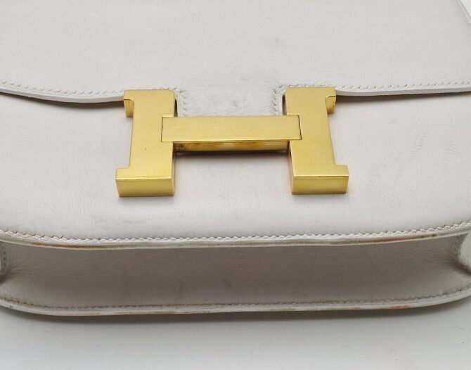 Sac à main  Hermès Constance en box blanc – Image 9