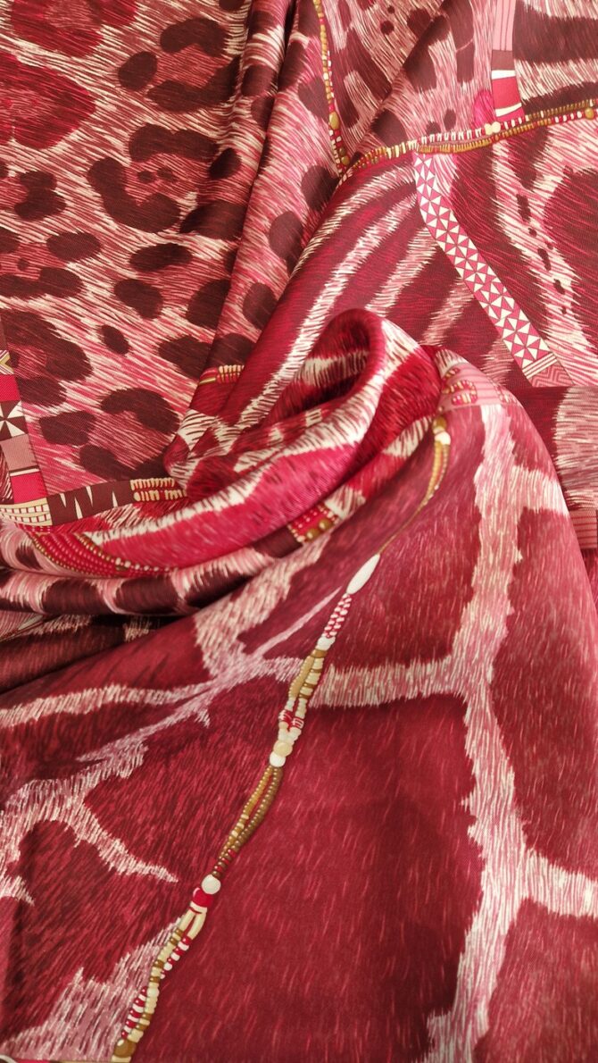 Carré Hermès Pelages et camouflage par Aline Honoré 2010 Livré dans sa boîte – Image 5