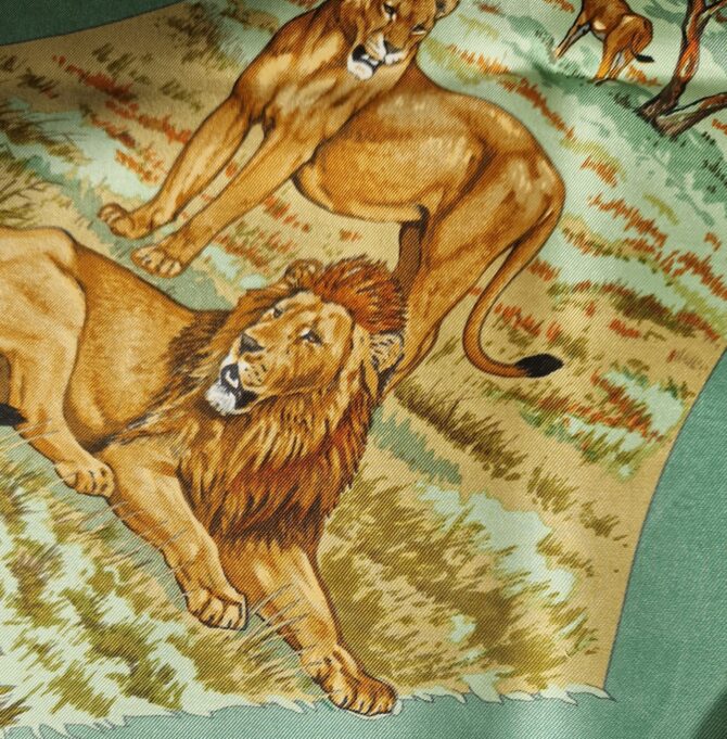 Carré Hermès Tanzanie par Robert Dallet 1997 livré dans sa boîte – Image 4