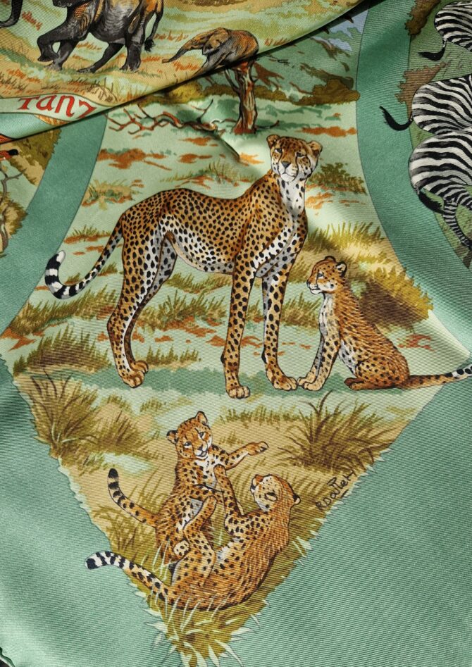 Carré Hermès Tanzanie par Robert Dallet 1997 livré dans sa boîte – Image 2