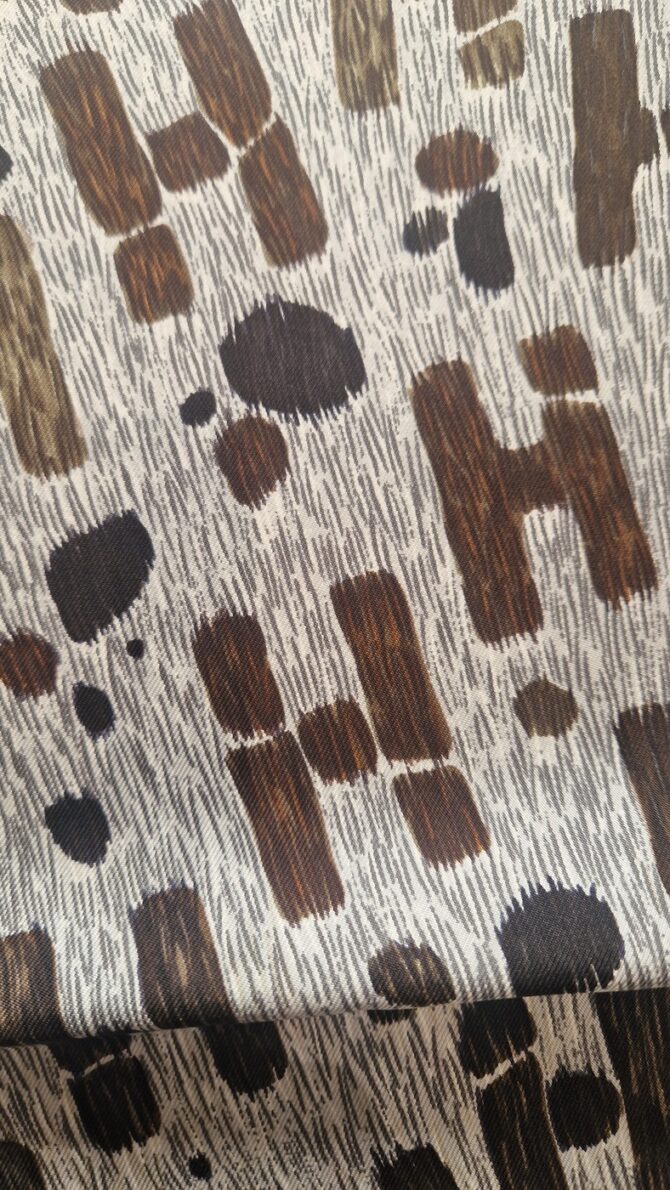 Carré Hermès Pelages et camouflage par Aline Honoré 2010 Livré dans sa boîte – Image 9