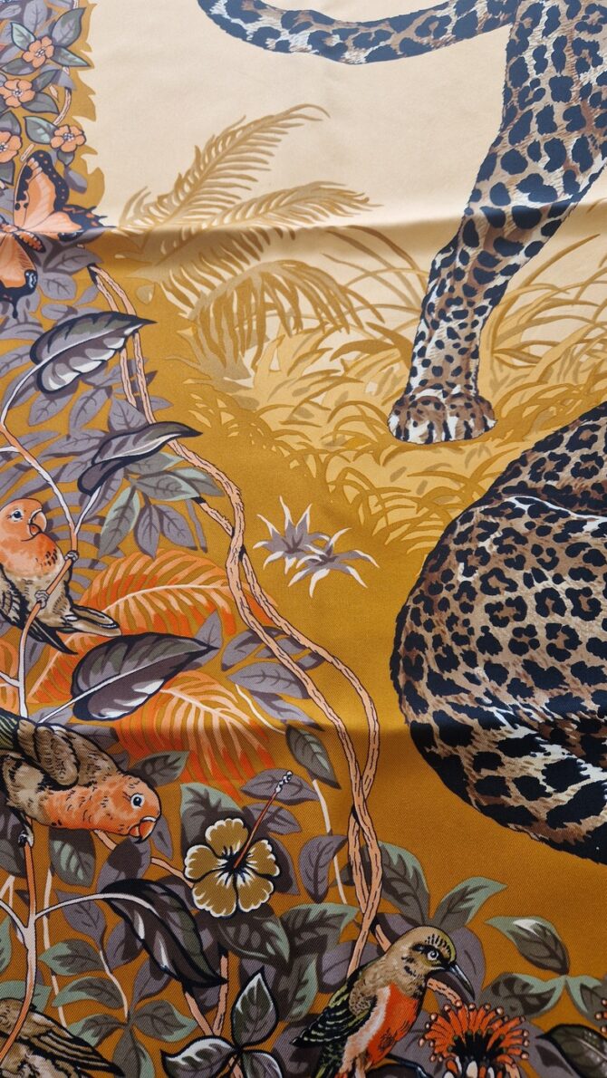 Carré Hermès Jungle Love par Robert Dallet Livré dans sa boîte année 2000 – Image 5