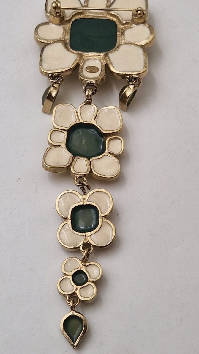 Broche  Chanel  collection croisière Séoul 2016 Etat neuf, jamais portée – Image 9