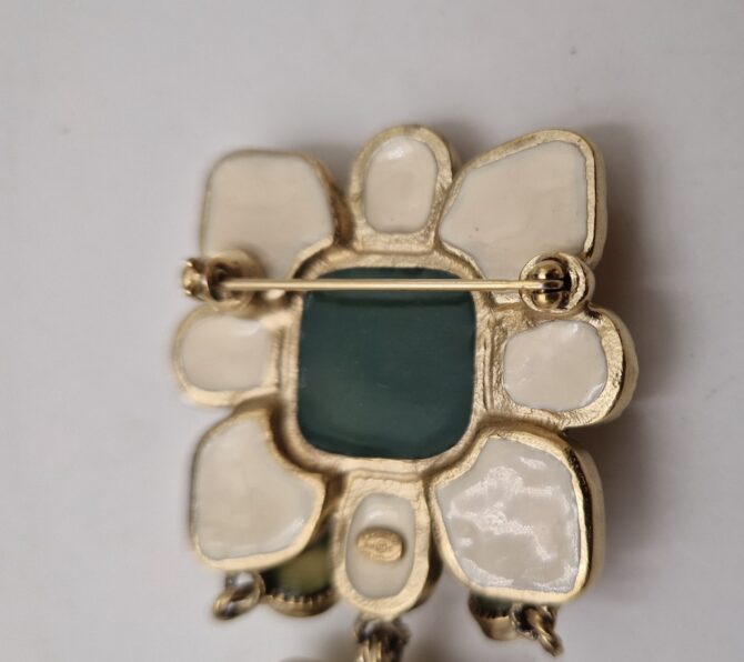 Broche  Chanel  collection croisière Séoul 2016 Etat neuf, jamais portée – Image 11