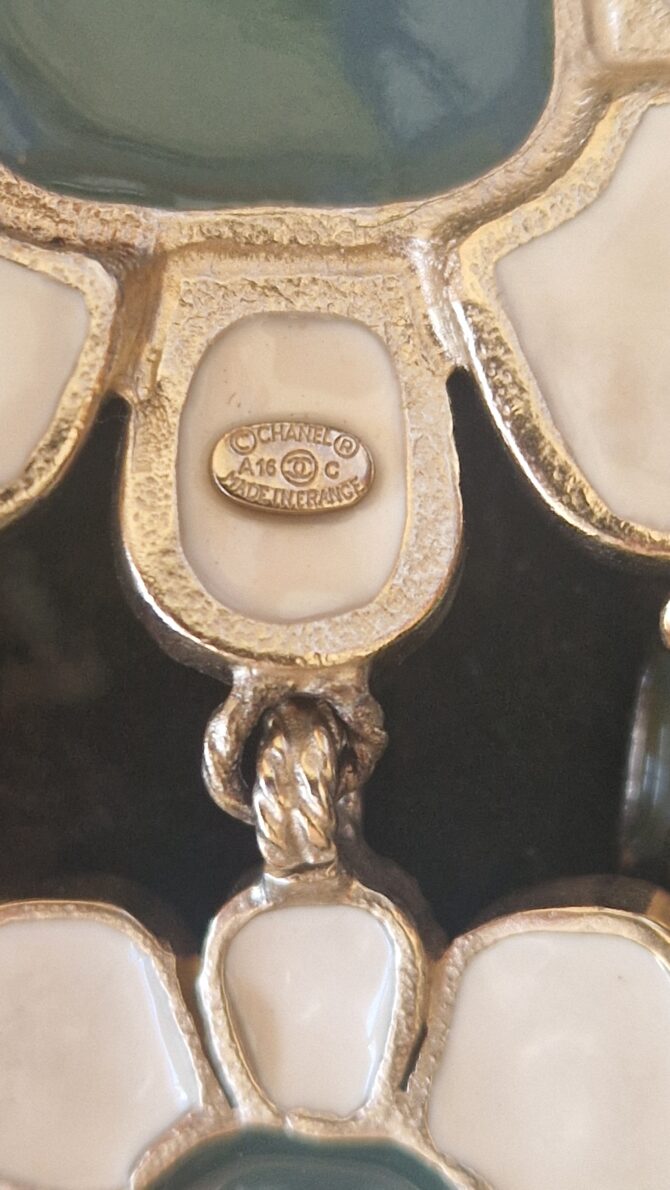 Broche  Chanel  collection croisière Séoul 2016 Etat neuf, jamais portée – Image 3