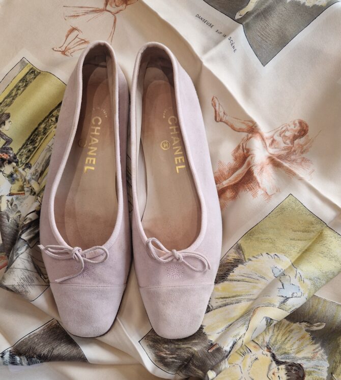 Ballerines Chanel Cambon en cuir suède pointure 39,5