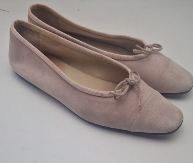 Ballerines Chanel Cambon en cuir suède pointure 39,5 – Image 3