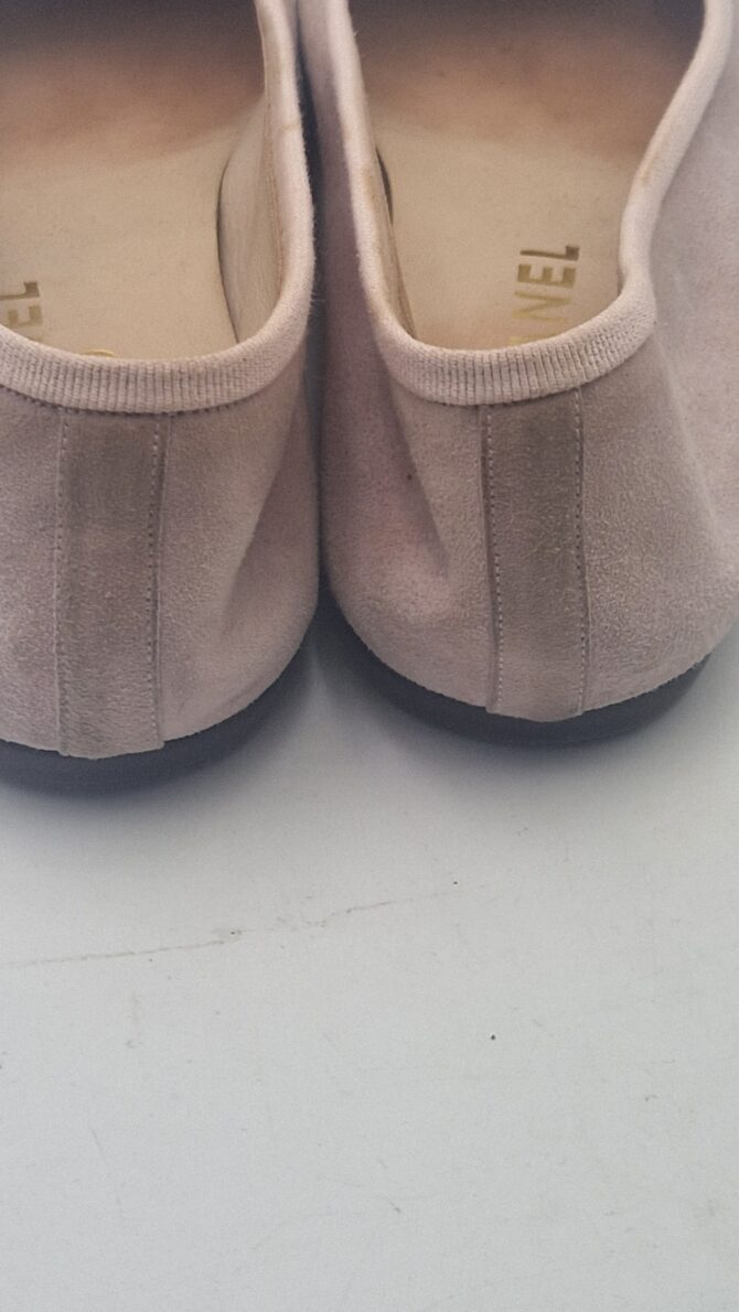 Ballerines Chanel Cambon en cuir suède pointure 39,5 – Image 5