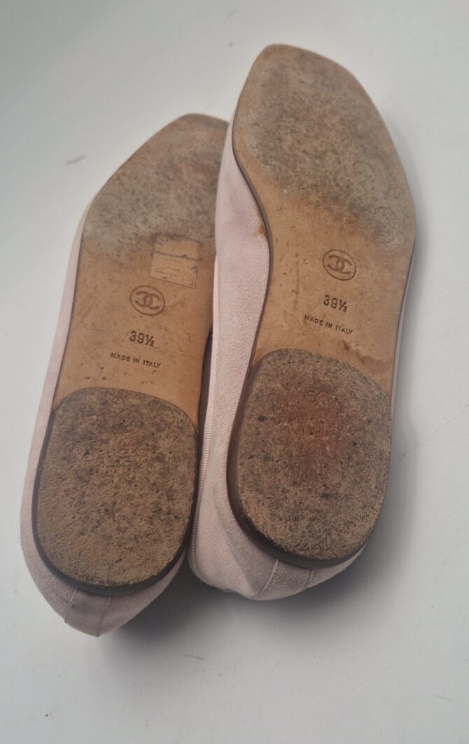 Ballerines Chanel Cambon en cuir suède pointure 39,5 – Image 7