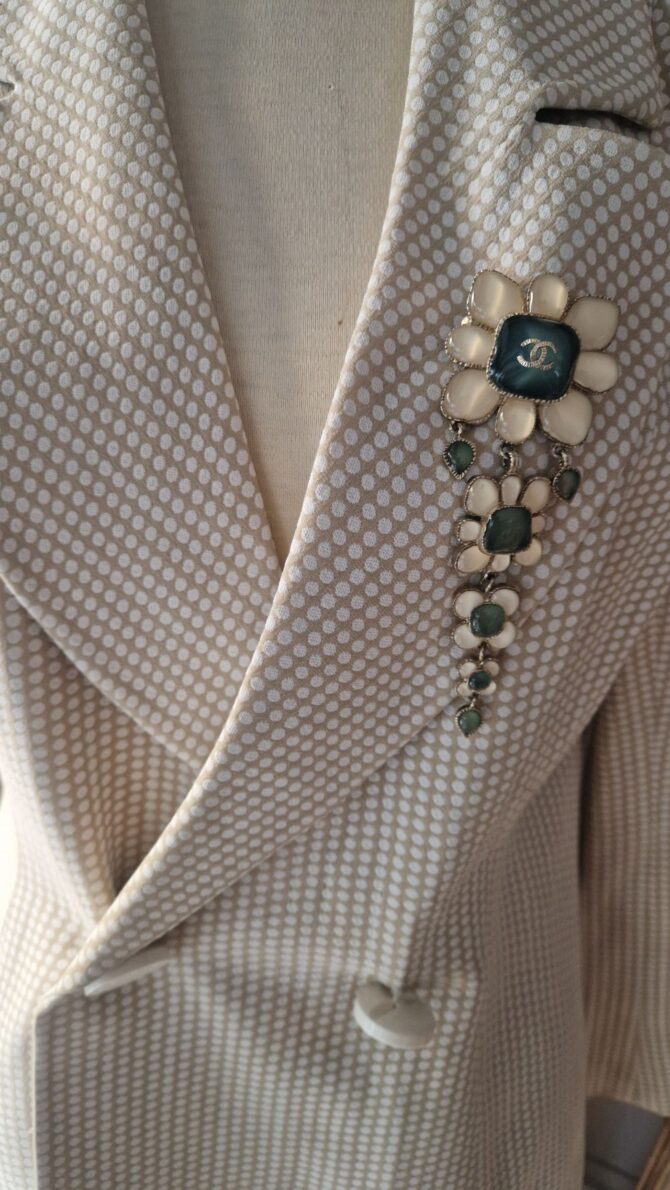 Broche  Chanel  collection croisière Séoul 2016 Etat neuf, jamais portée – Image 2
