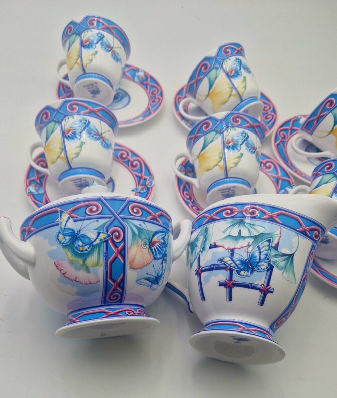 service en porcelaine  Hermès  Le jardin des papillons 57 pièces