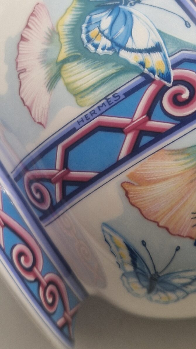 Magnifique service en porcelaine  Hermès  Le jardin des papillons 57 pièces – Image 3