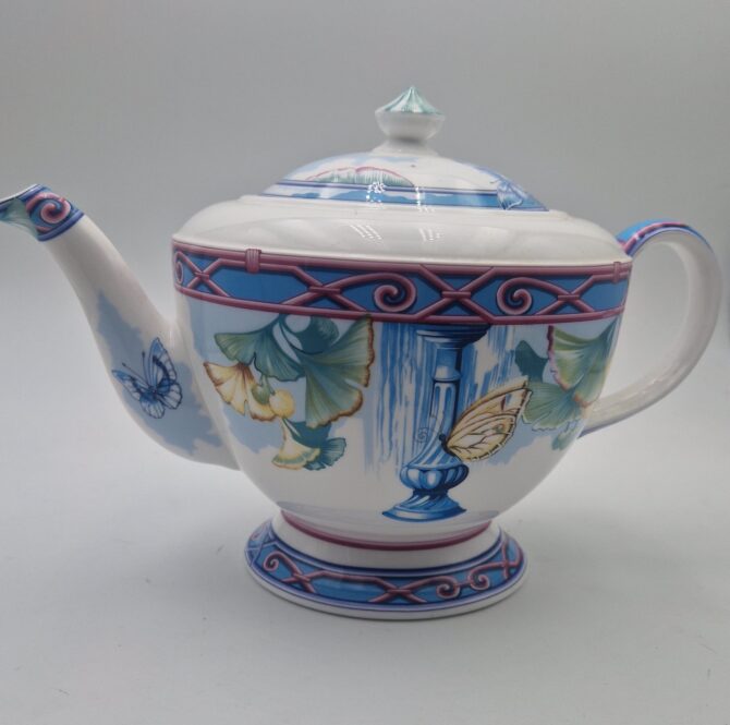 Magnifique service en porcelaine  Hermès  Le jardin des papillons 57 pièces – Image 4