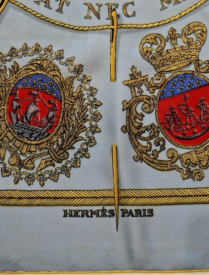 Carré Hermès Les armes de Paris  par Hugo Grykar 1954 – Image 3
