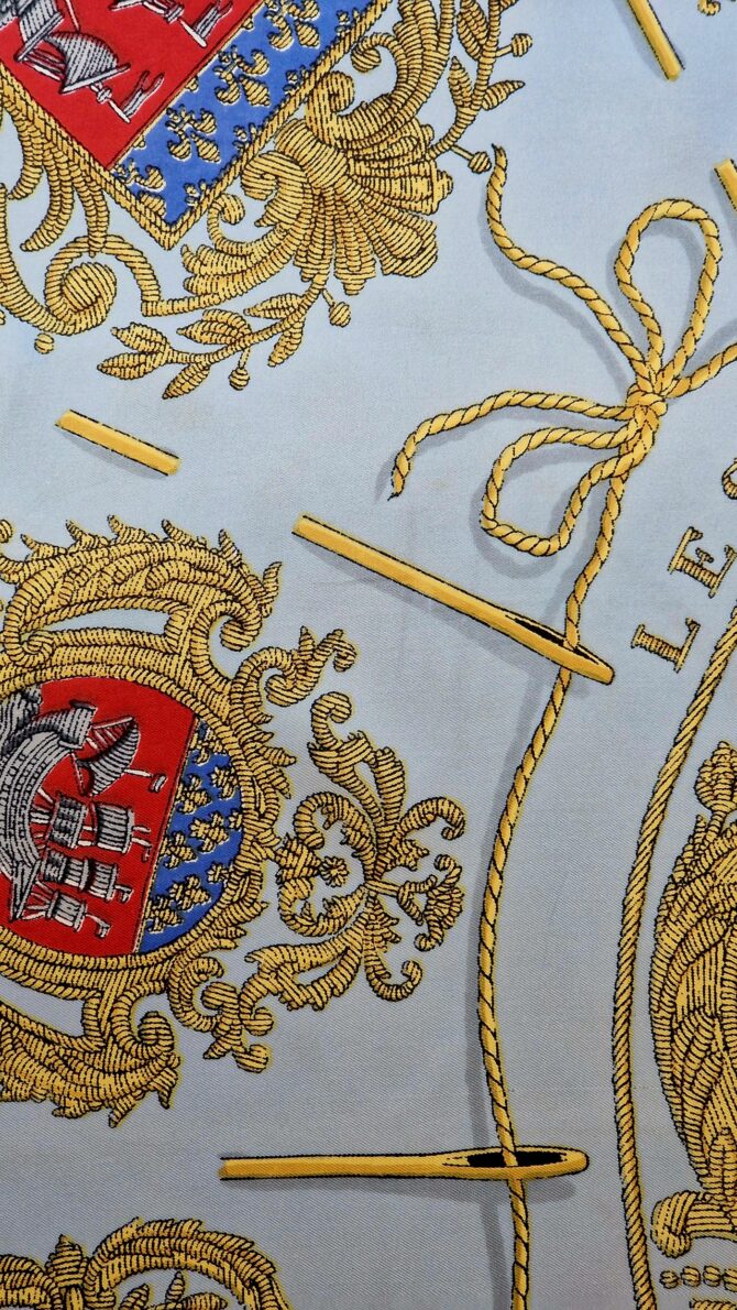 Carré Hermès Les armes de Paris  par Hugo Grykar 1954 – Image 2