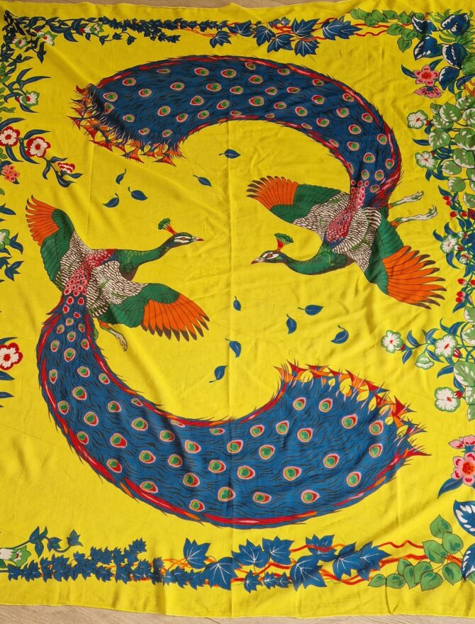 Paréo Hermès aux motifs de Paons