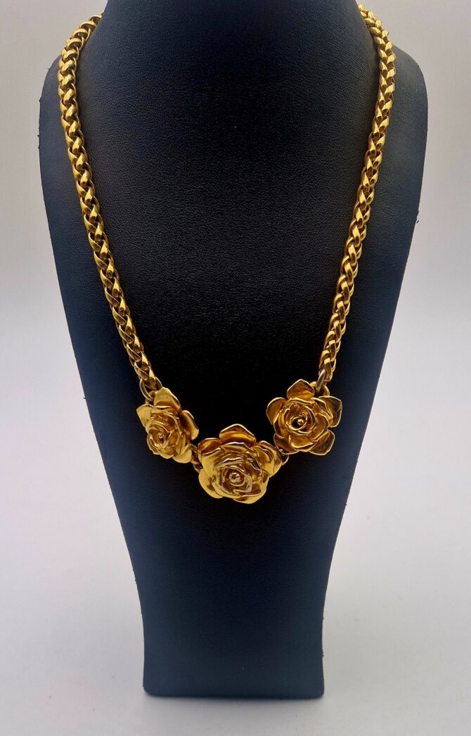 Collier Roses Yves Saint Laurent en métal doré