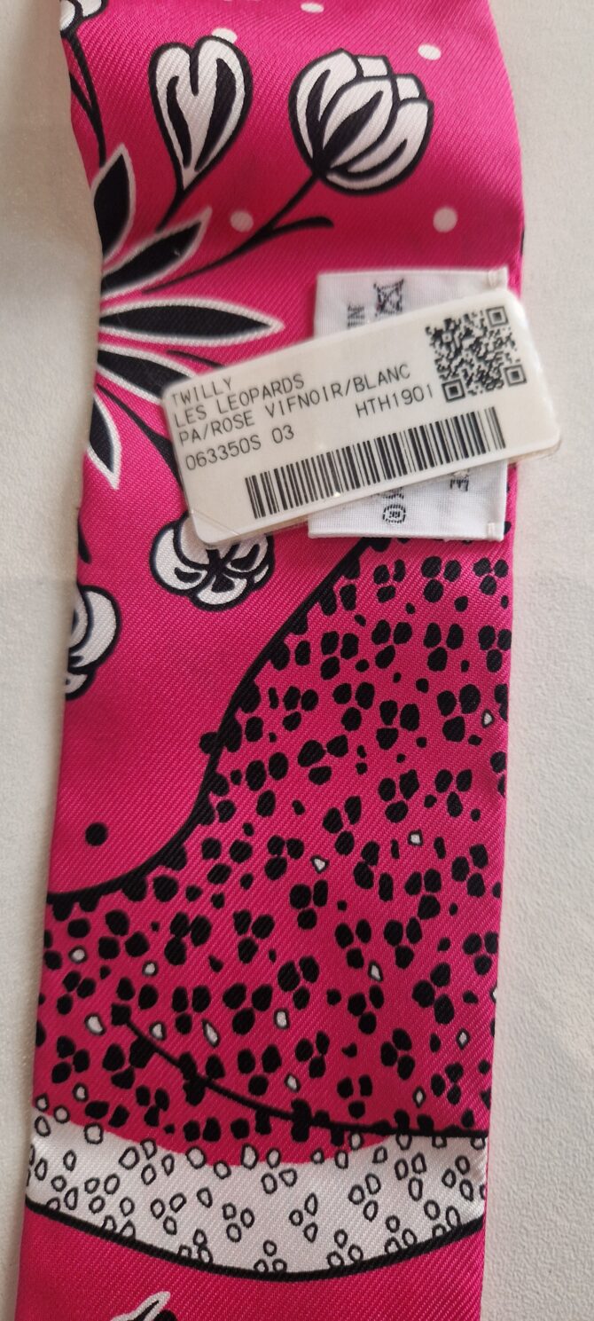 Twilly Hermès Les léopards état neuf dans sa boîte – Image 4