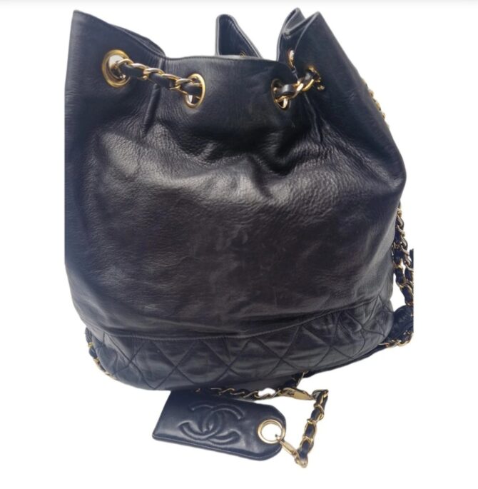 Sac Chanel vintage Modèle Gabrielle Bucket