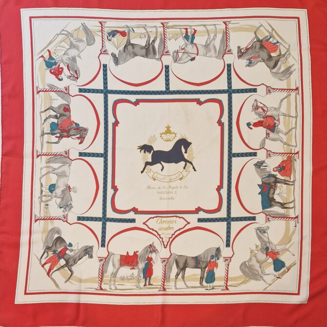 Carré Hermès edition limitée chevaux arabes Bouznika.