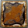 Foulard CELINE Paris Motifs crocodile , bijoux