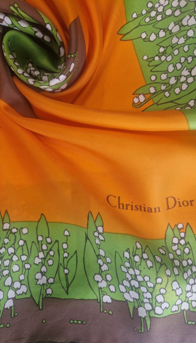 foulard en soie dior motif muguet
