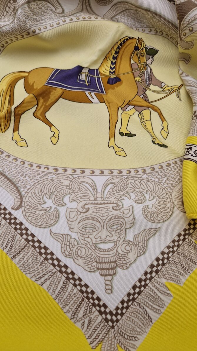 Carré Hermès La Présentation par Christiane Vauzelles 1978 – Image 4