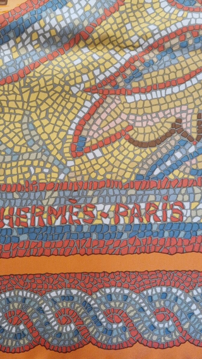 Carré Hermès Sous le cèdre par Dimitri Rybaltchenko 1998 Livré dans sa boîte – Image 7