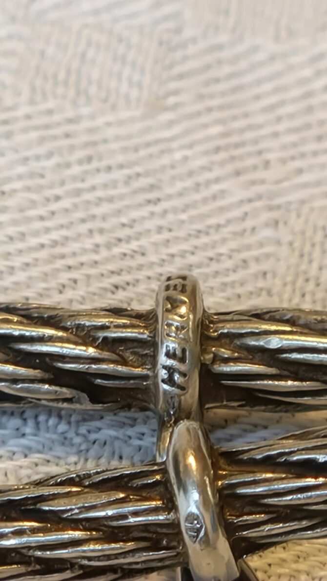 Paire de boutons de manchettes Hermès en argent par Gaetan de Percin dans leur boîte – Image 5