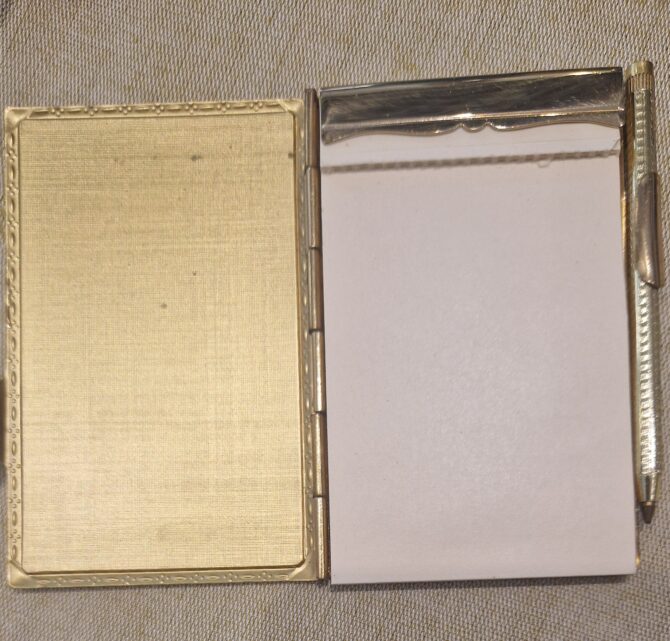 Pochette de correspondance en velours et cuir – Guy Laroche – Années 70 – Image 5