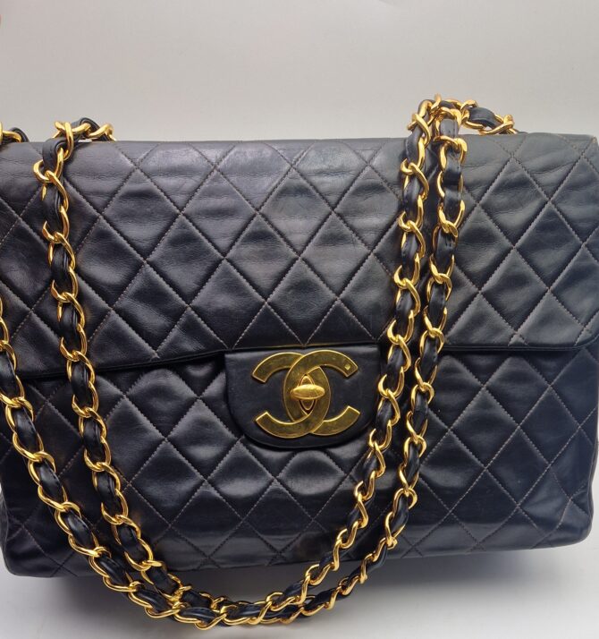 sac chanel timeless jumbo en agneau noir matelassé