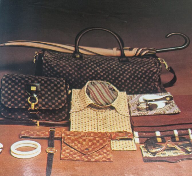 ensemble de bagages guy laroche datant de 1977 , sac, pochette , parapluie