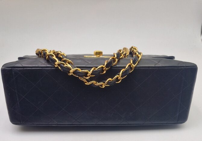 Sac Chanel Vintage Timeless Maxi Jumbo en cuir noir matelassé - 1990 – Image 5