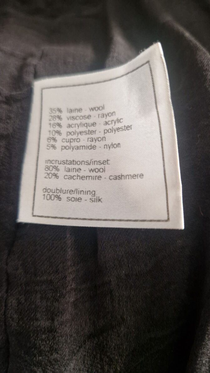 Gilet Chanel en tricot façon tweed -etiquette chanel