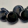 boutons de manchette ne métal noirci motif triomphe avec chaîne