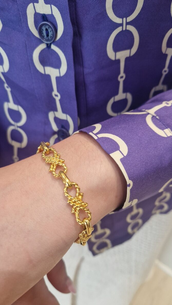 Bracelet vintage Céline – Chaîne torsadée en métal doré, Made in Italy – Image 5