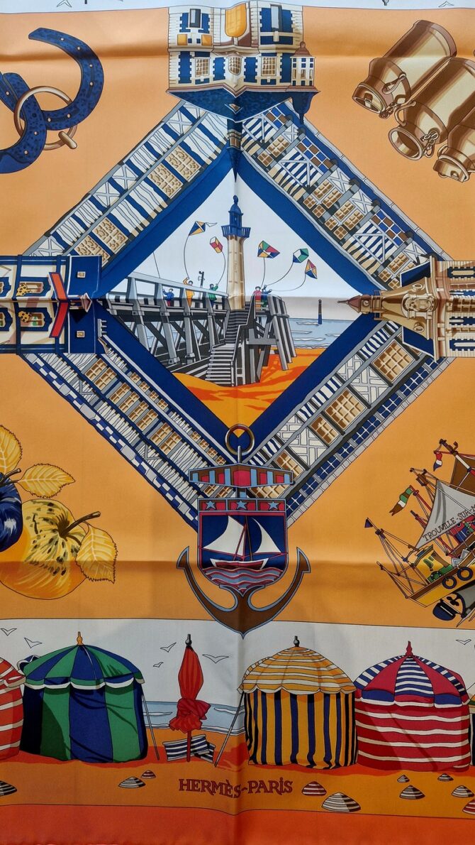 Foulard Hermès Charmes des plages normandes par Loic Dubigeon 1999 Etat neuf – Image 10