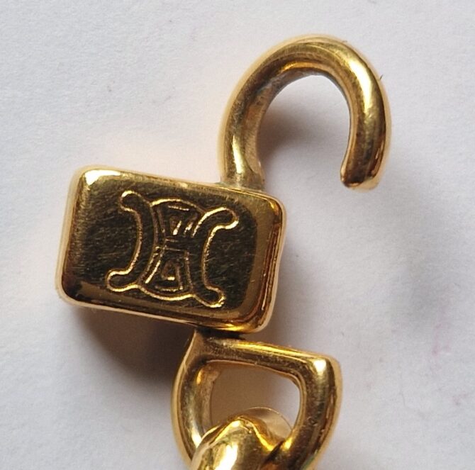 collier vintage celine fermoir ouvert